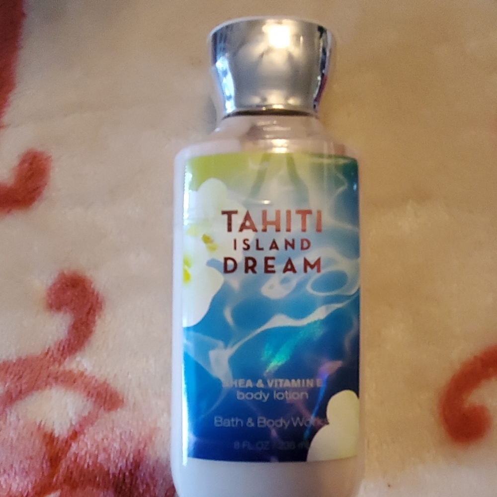 Bath & Body works body lotion